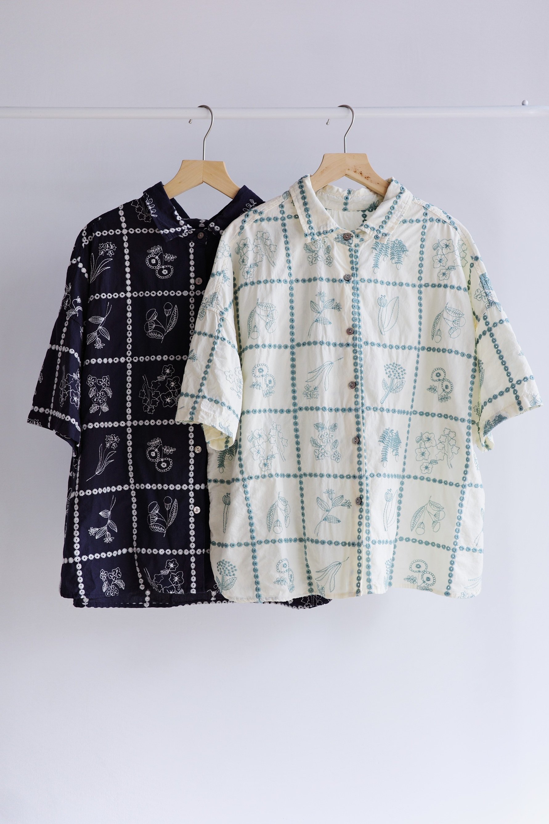 𓏭花柄圖鑑刺繡襯衫