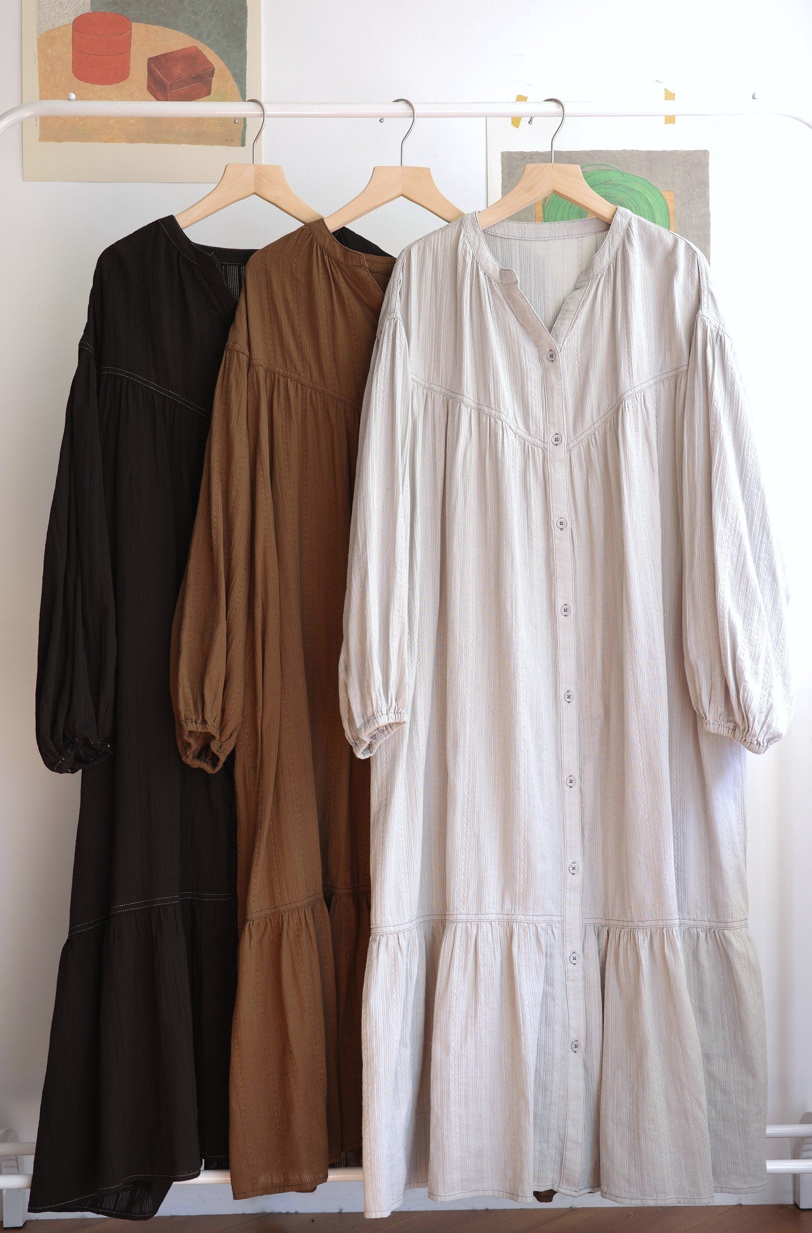 𓏭精緻緹花布料車線魚尾開襟洋裝