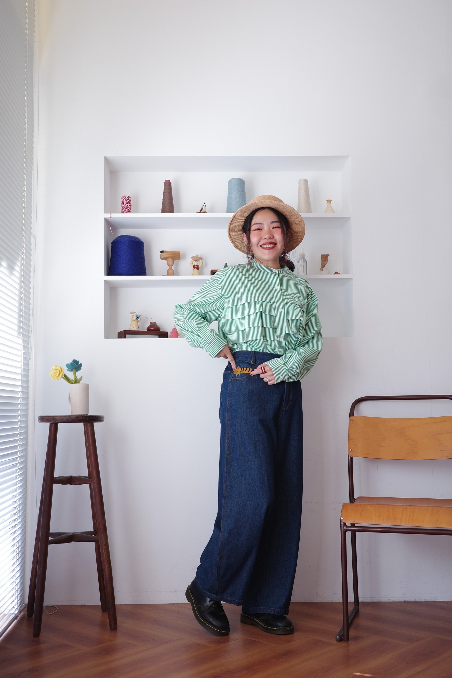 𓏭小貓刺繡直筒丹寧褲 