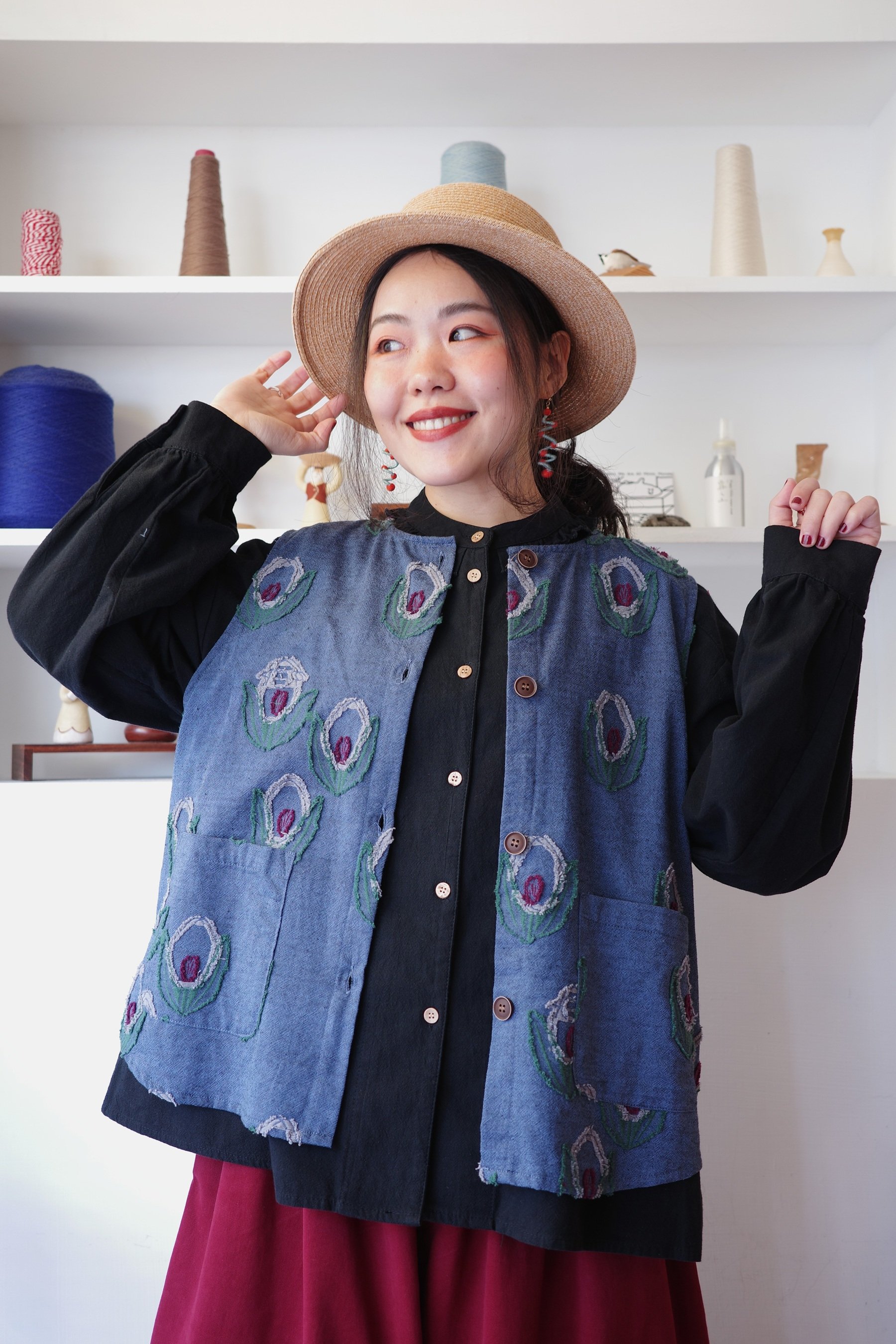 𓏭立體毛邊緹花開襟背心