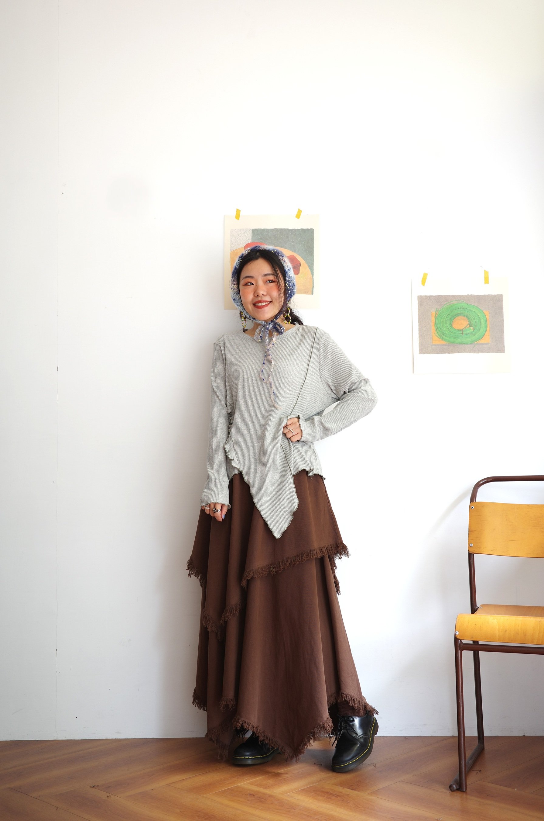 𓏭木耳邊點綴不規則下擺螺紋上衣