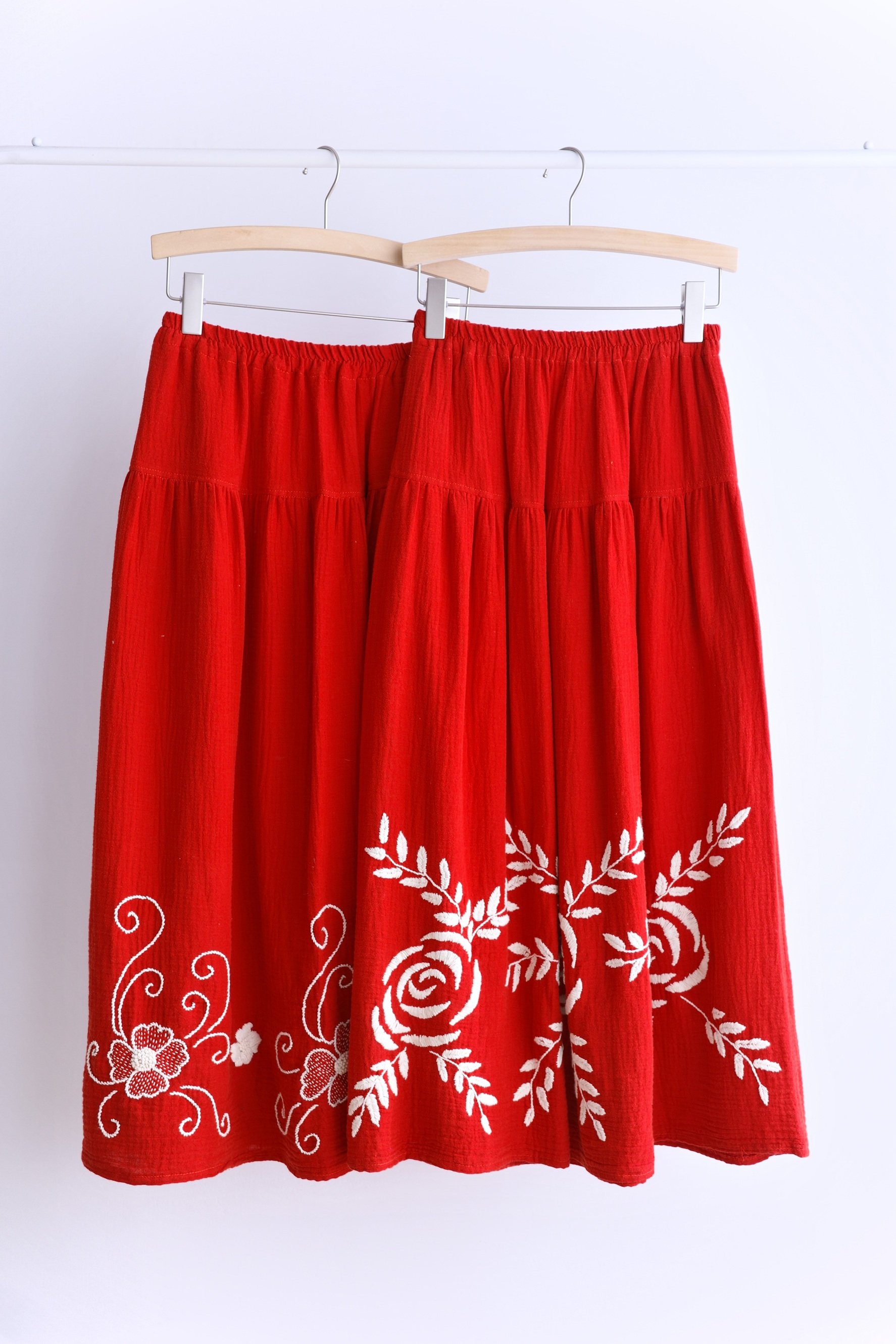 𓏭手工刺繡二重紗半身裙