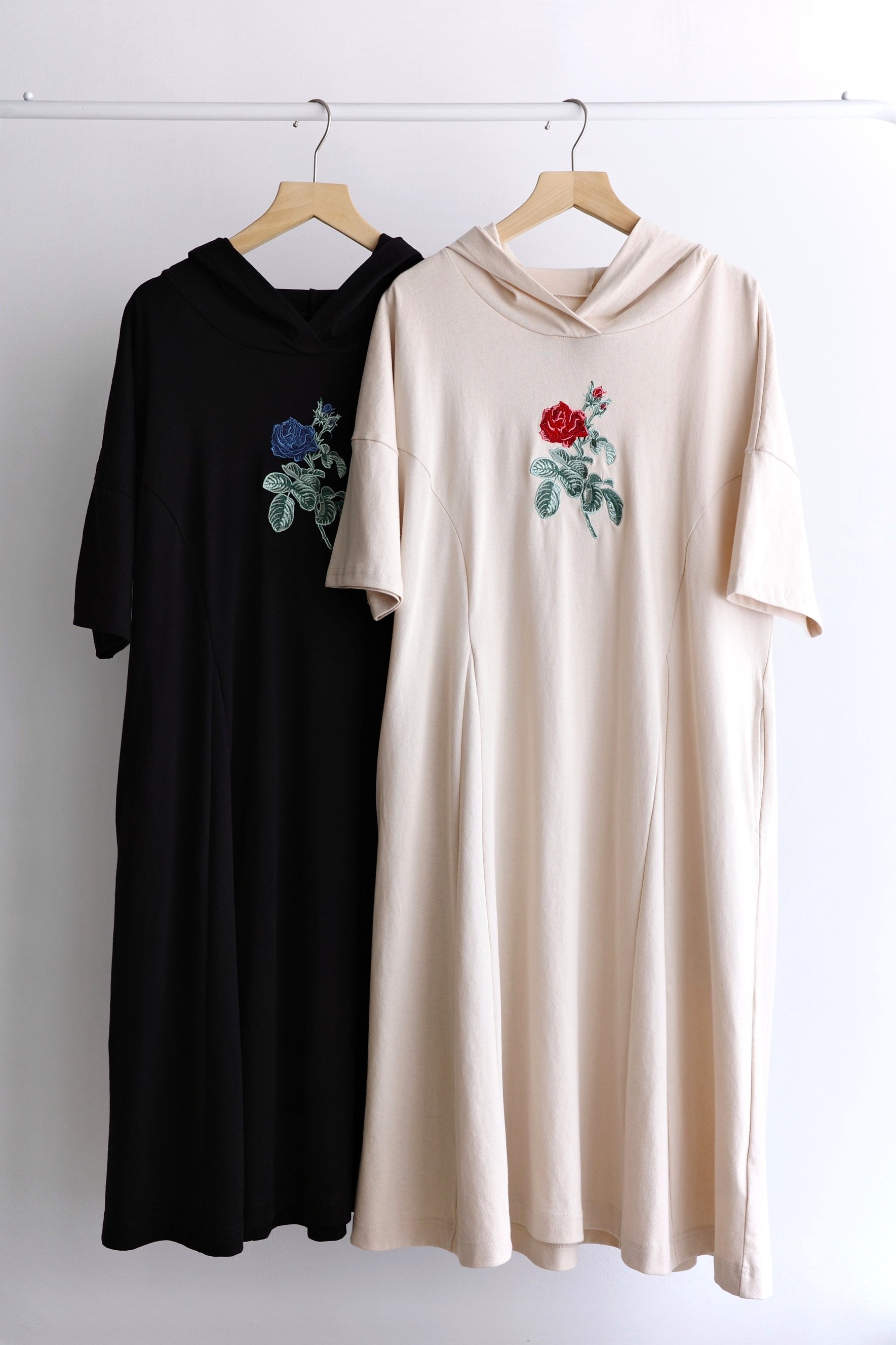 𓏭薔薇刺繡裁片拼接連帽洋裝