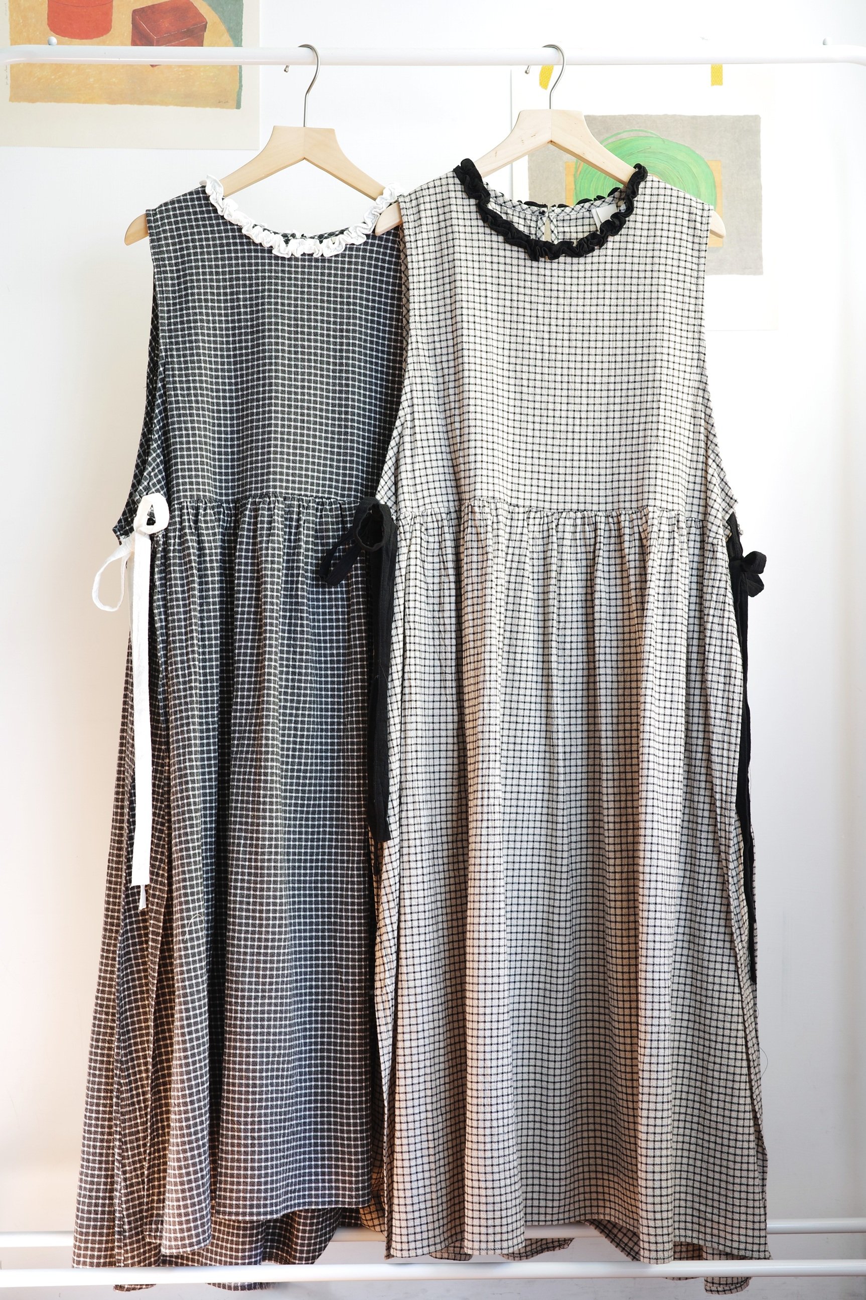 𓏭木耳領邊圍裙式繫帶洋裝