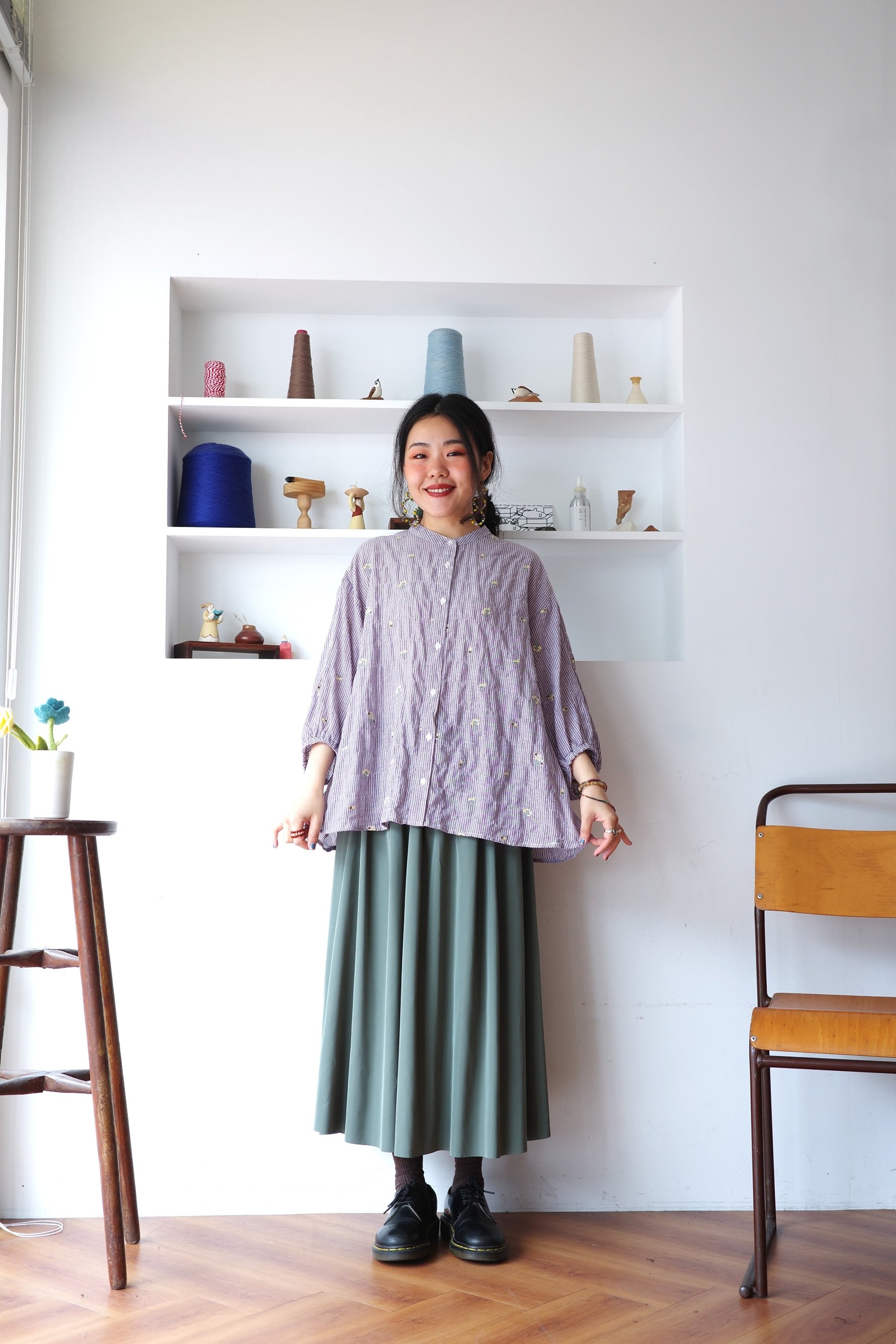 𓏭小花柄刺繡直紋泡泡格襯衫