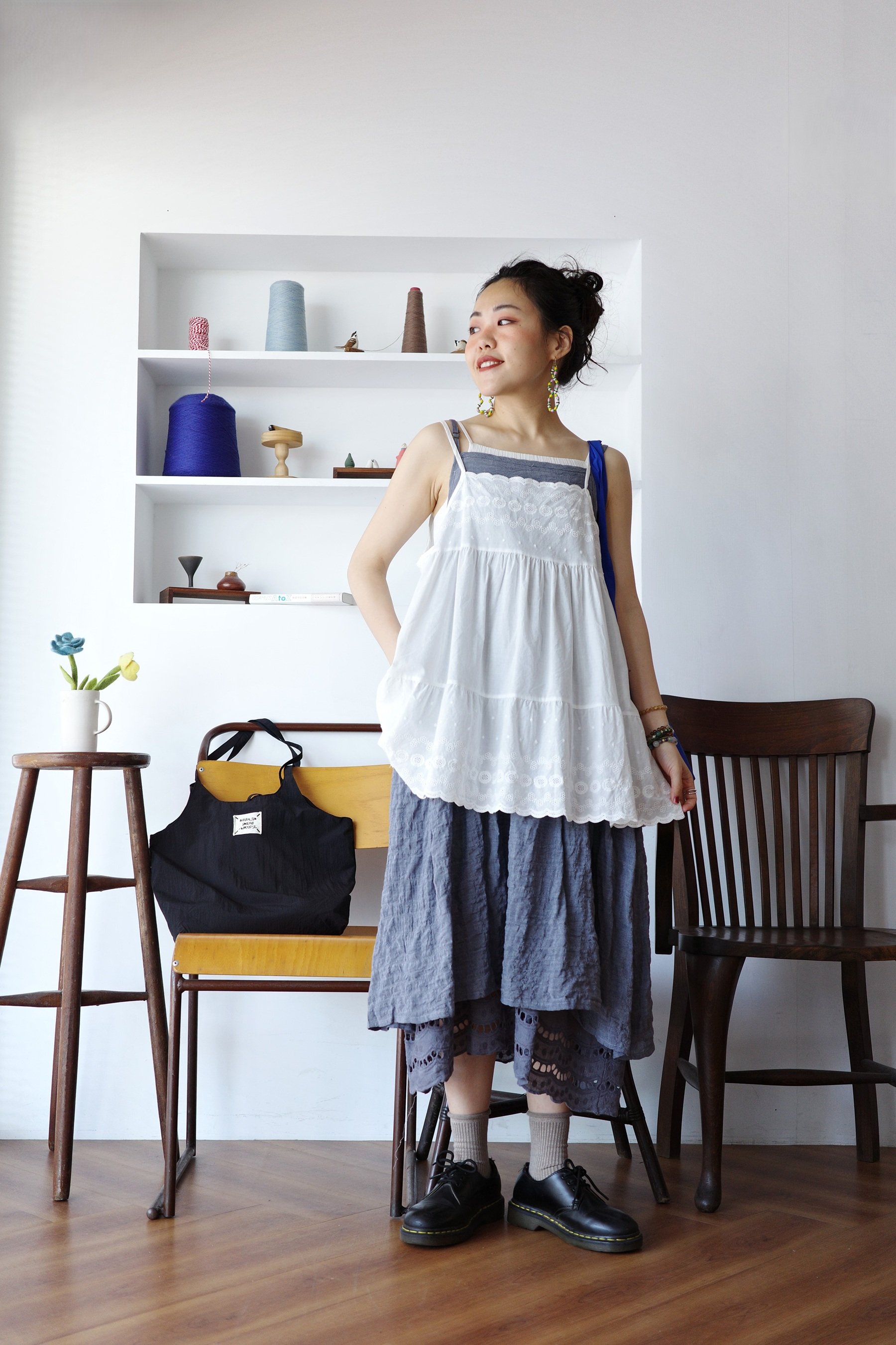 波浪花邊刺繡系肩可調背心