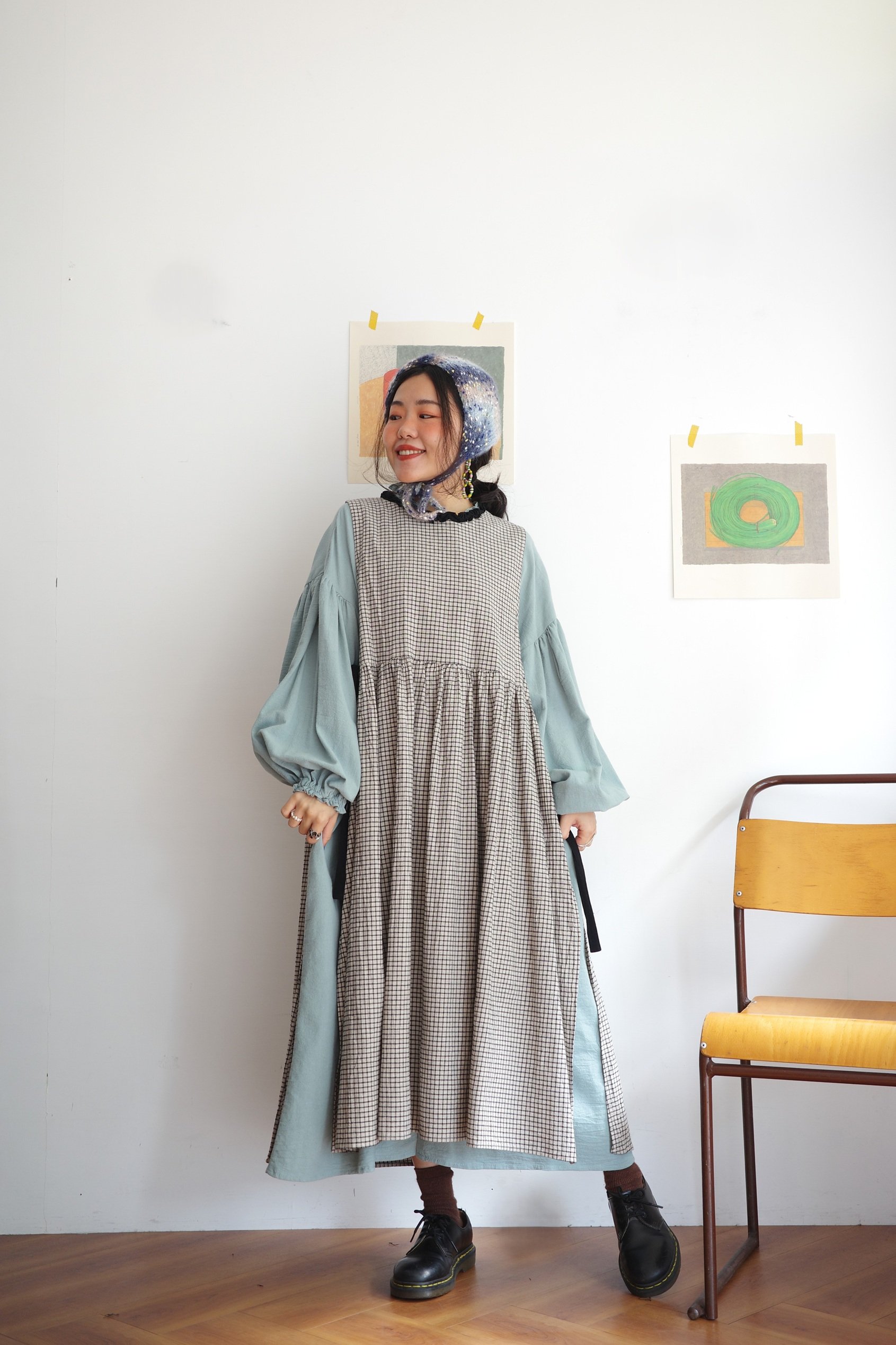 𓏭木耳立領空氣袖純色洋裝