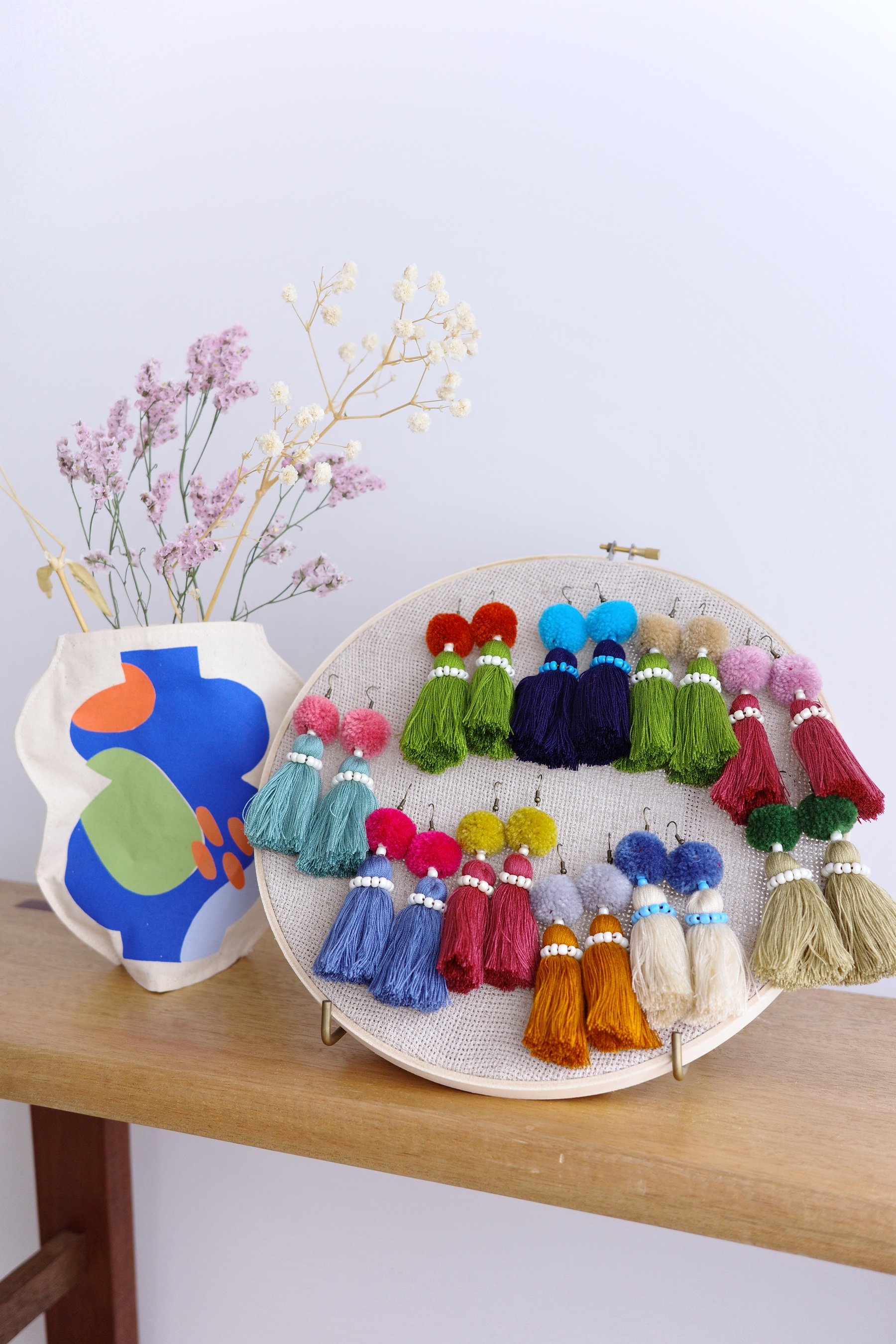 份量感球球流蘇耳環