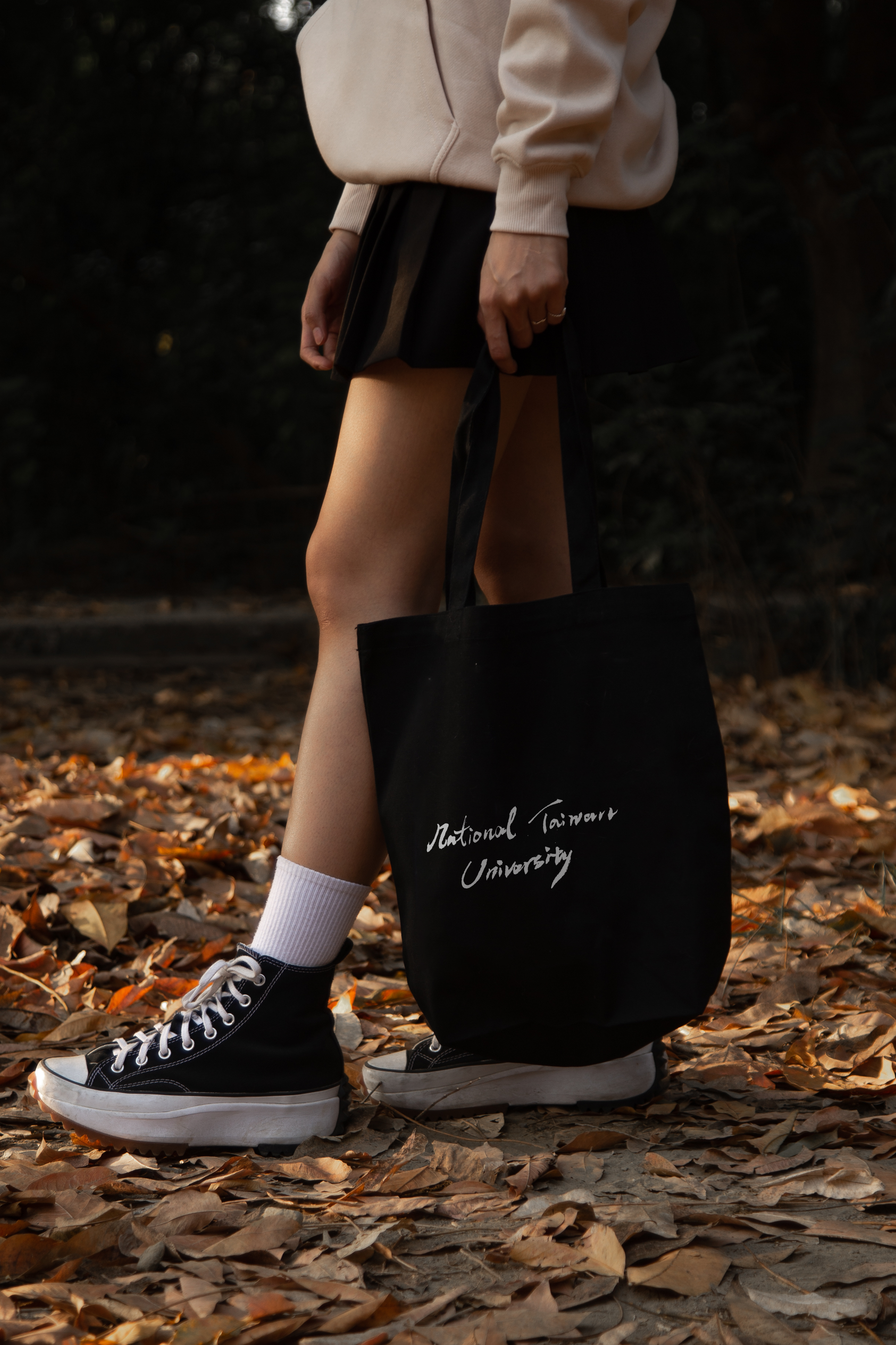 NTU 英文書法款帆布袋－黑色