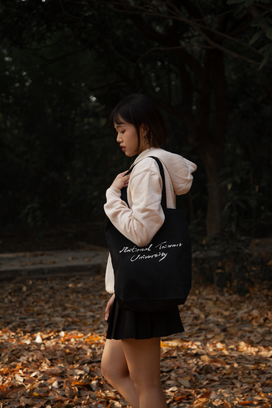 NTU 英文書法款帆布袋－黑色