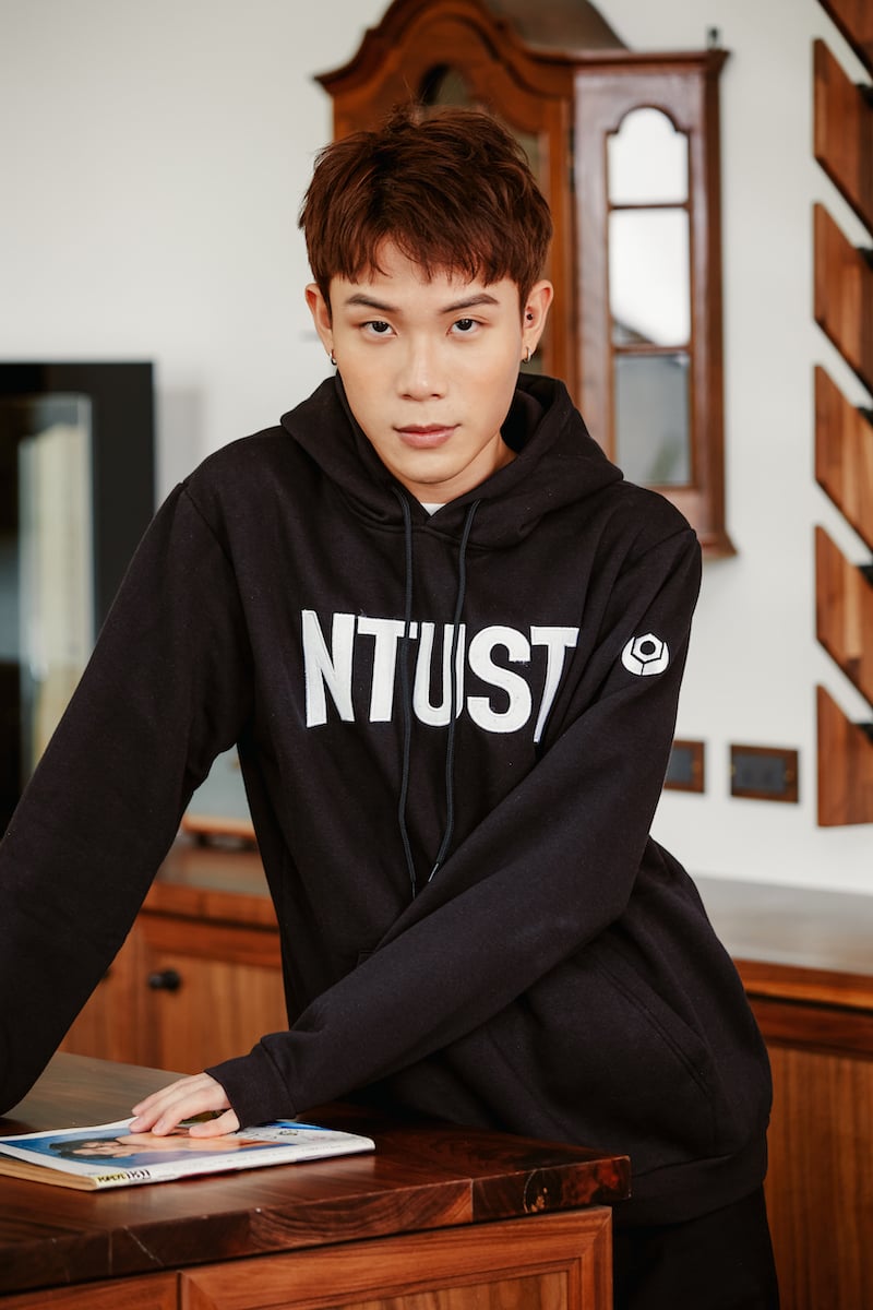 NTUST 電繡帽Ｔ－黑色 Ｓ