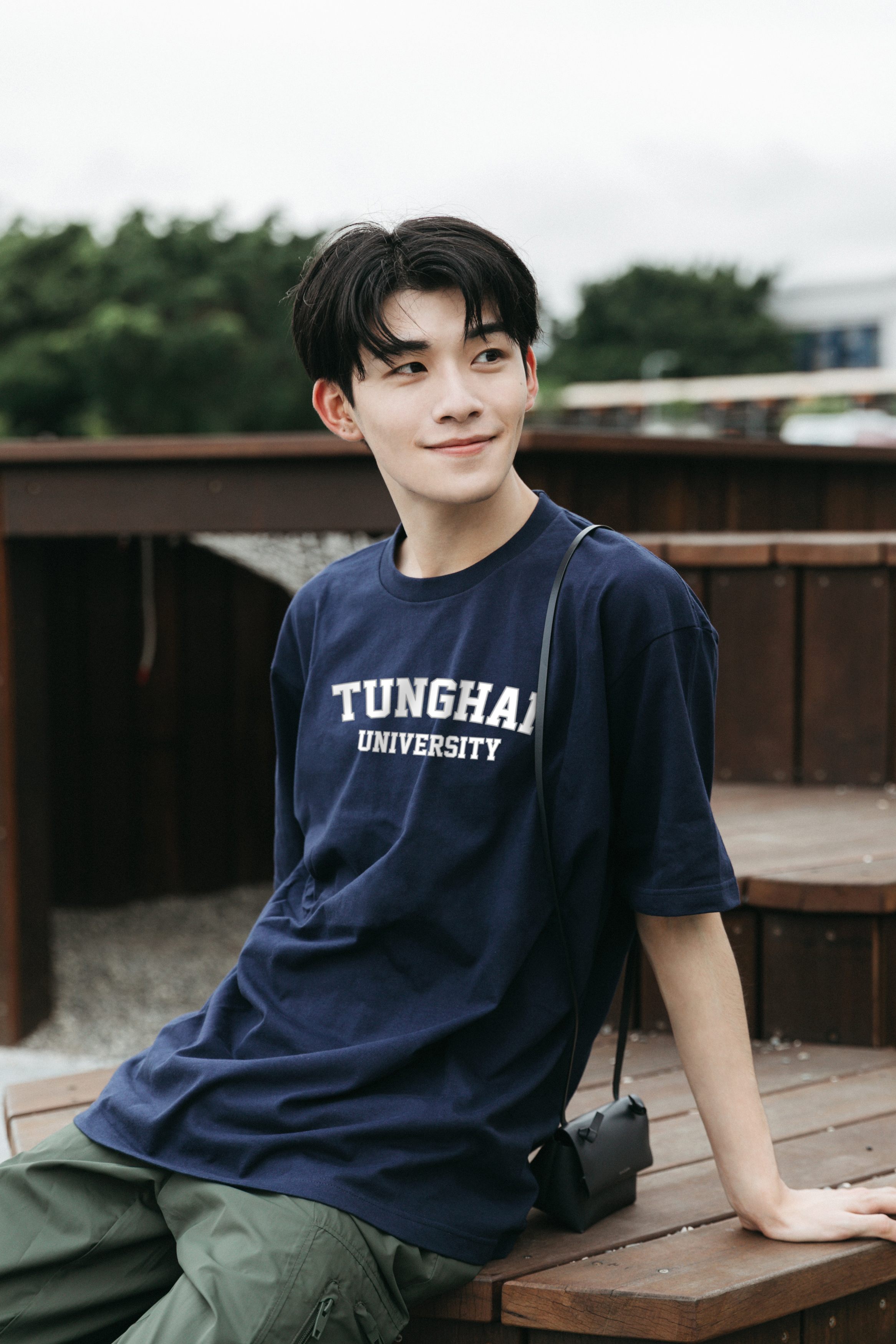 THU 學院短Ｔ－深藍