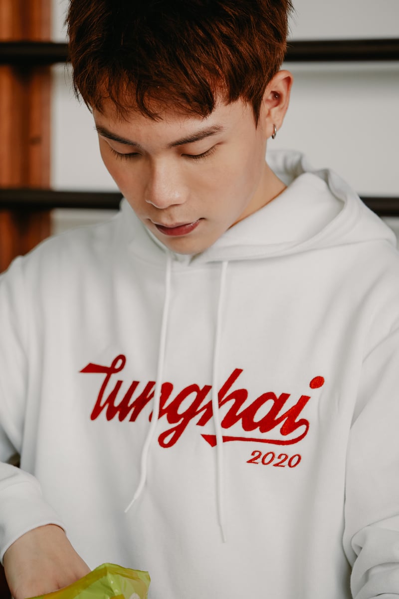 THU 2020 帽Ｔ－白色