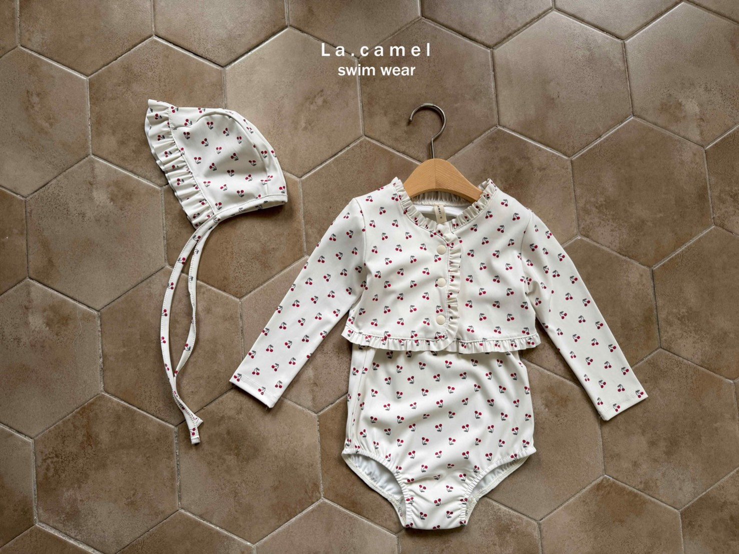 櫻桃印花澎澎袖兩件式泳衣/泳帽