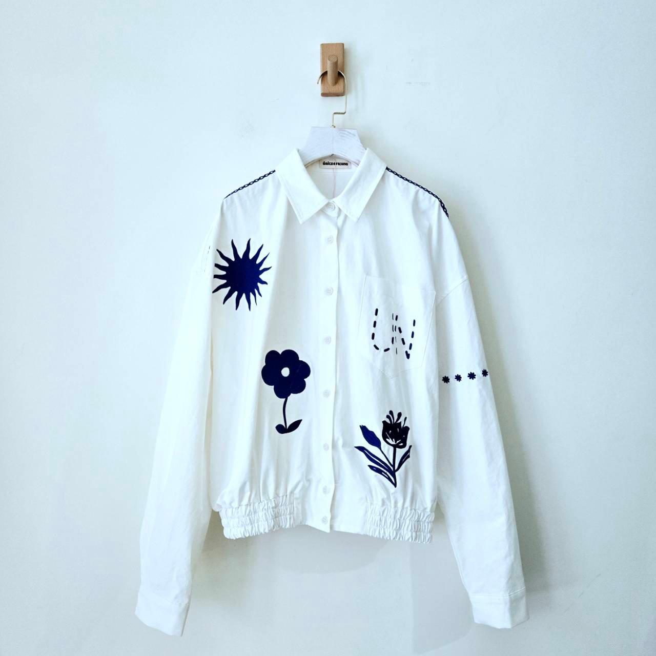 刺繡小花開釦襯衫