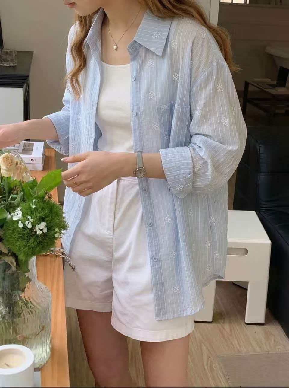 清新小花直條透透襯衫