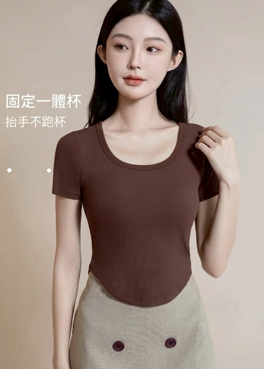 BRATOP【涼感】弧形下擺立體胸墊短袖上衣