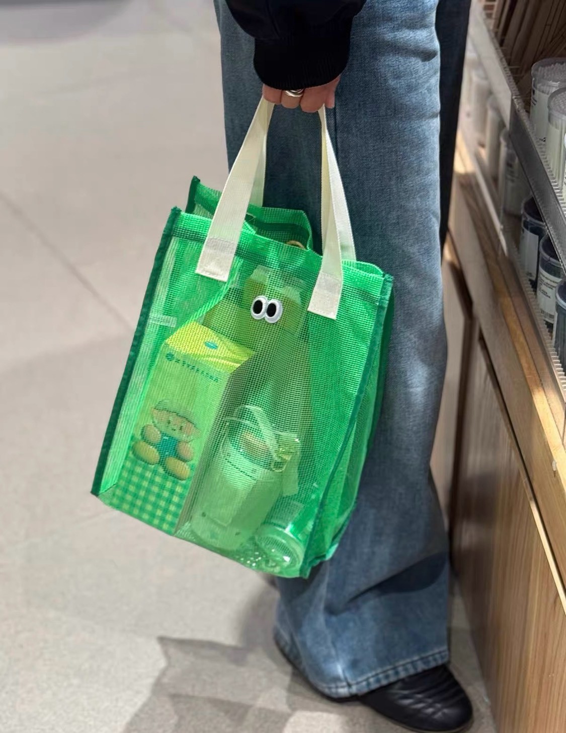 『買一送一』萌眼網紗防水旅行游泳收納手提包