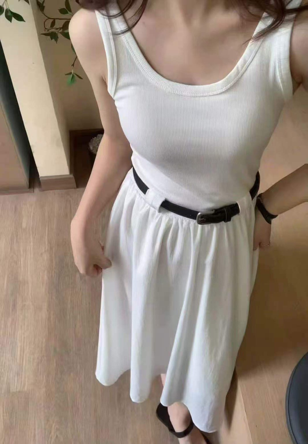 附腰帶拼接背心洋裝