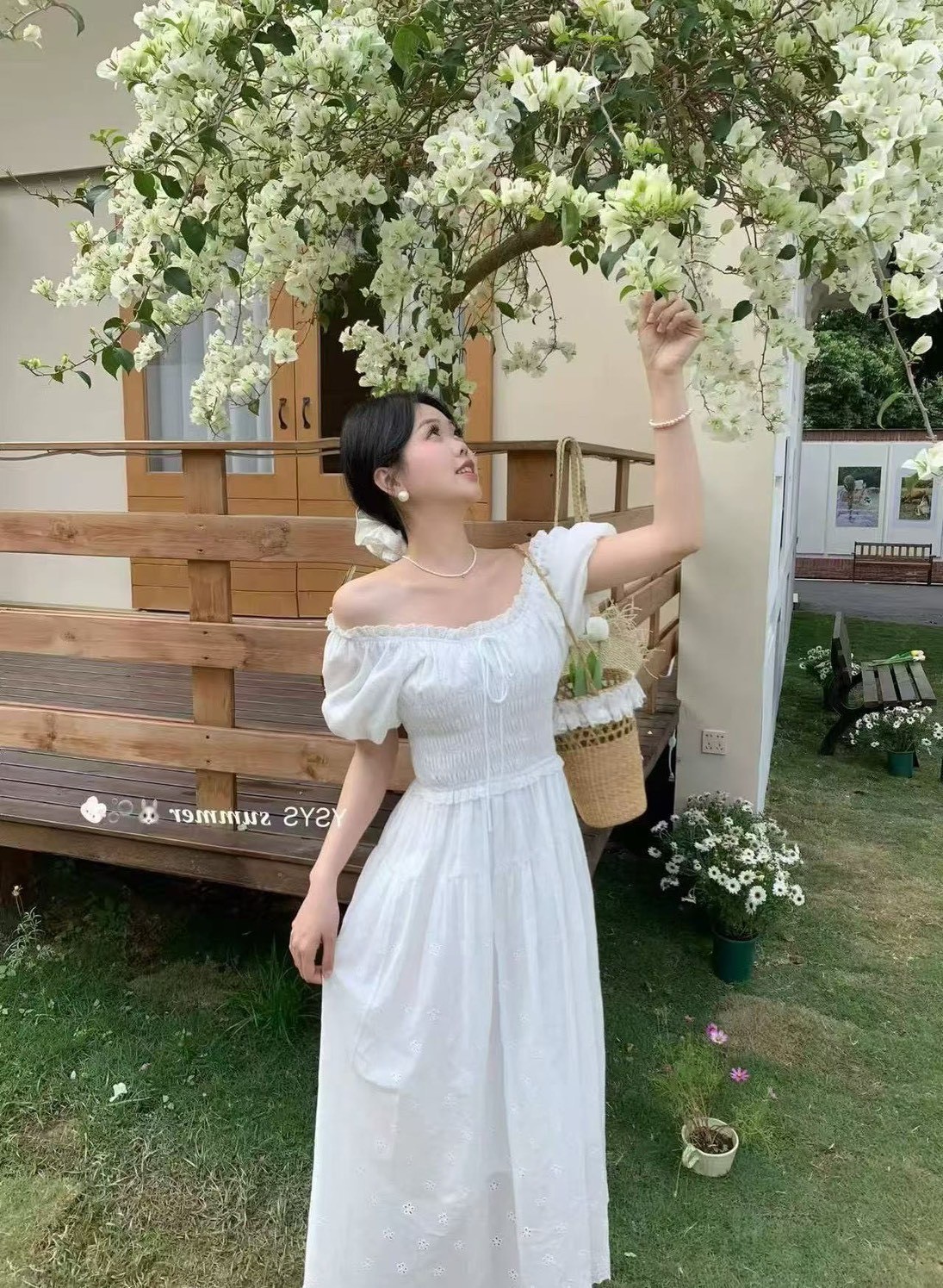 小公主刺繡小花洋裝 小公主刺繡小花洋裝