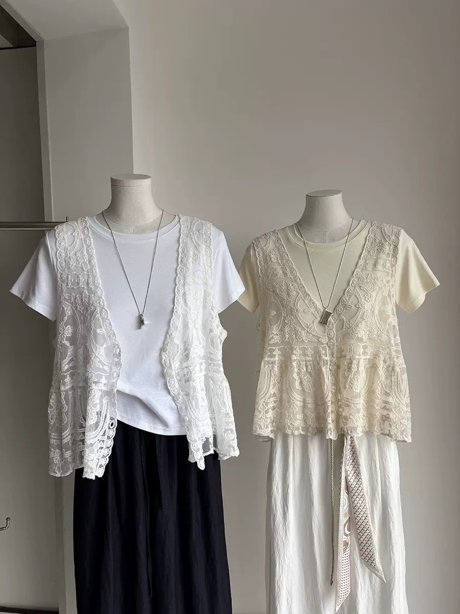 短袖T恤＋V領立體刺繡背心套裝