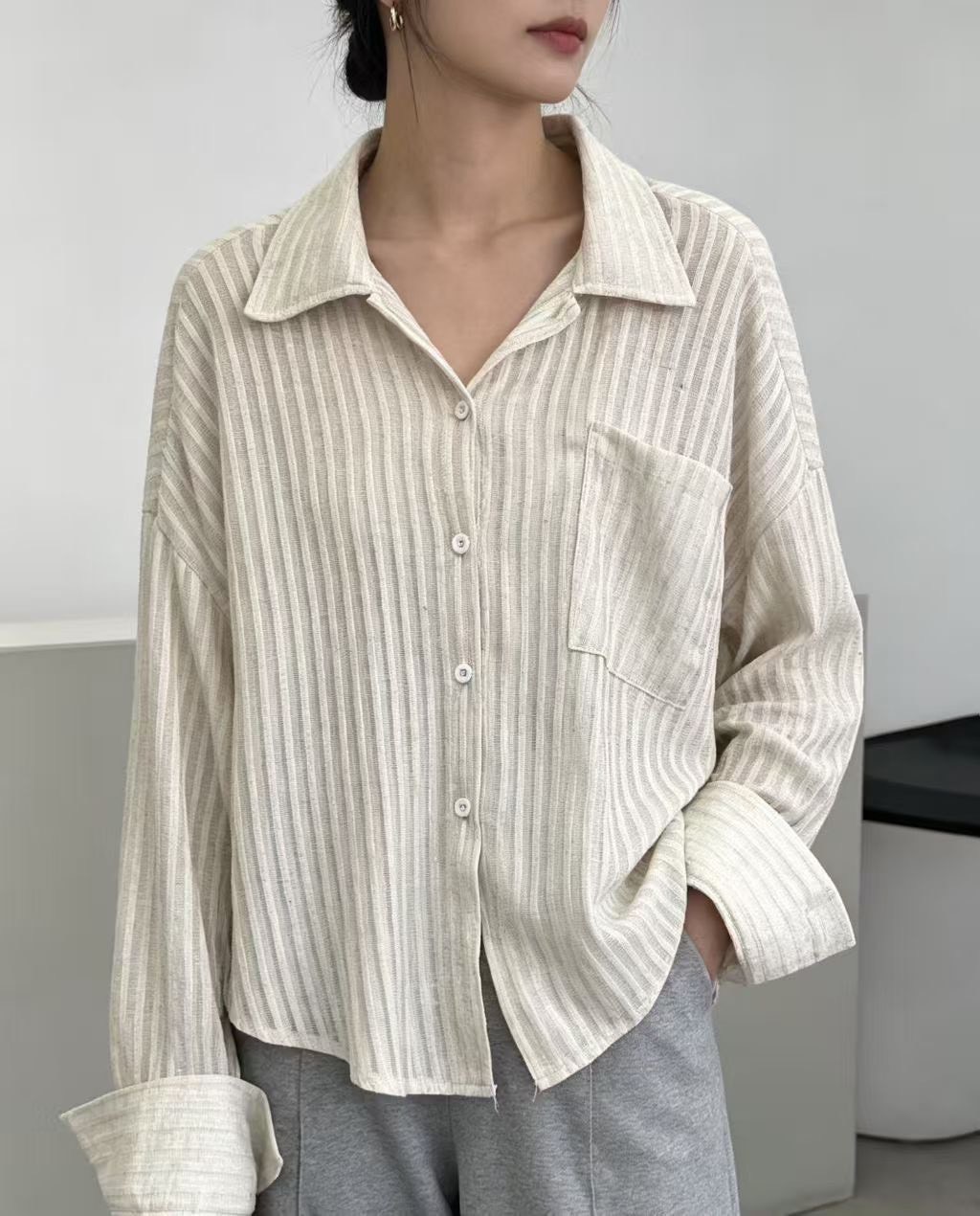坑紋單口袋短版襯衫罩衫