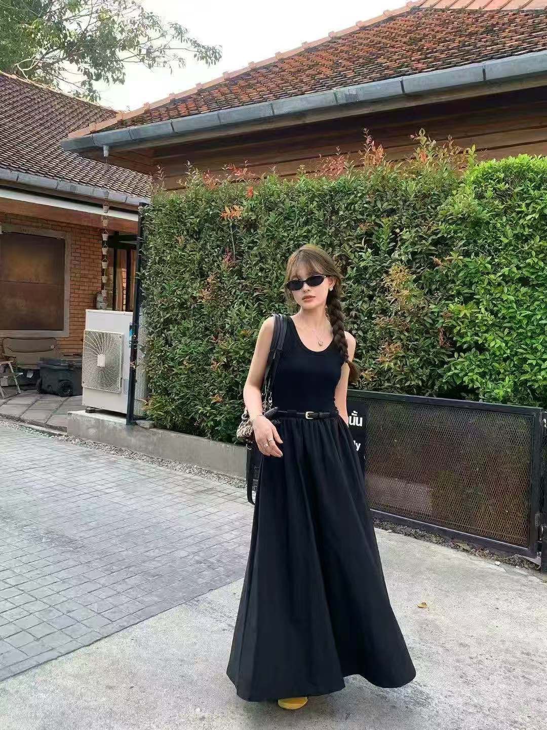 附腰帶拼接背心洋裝