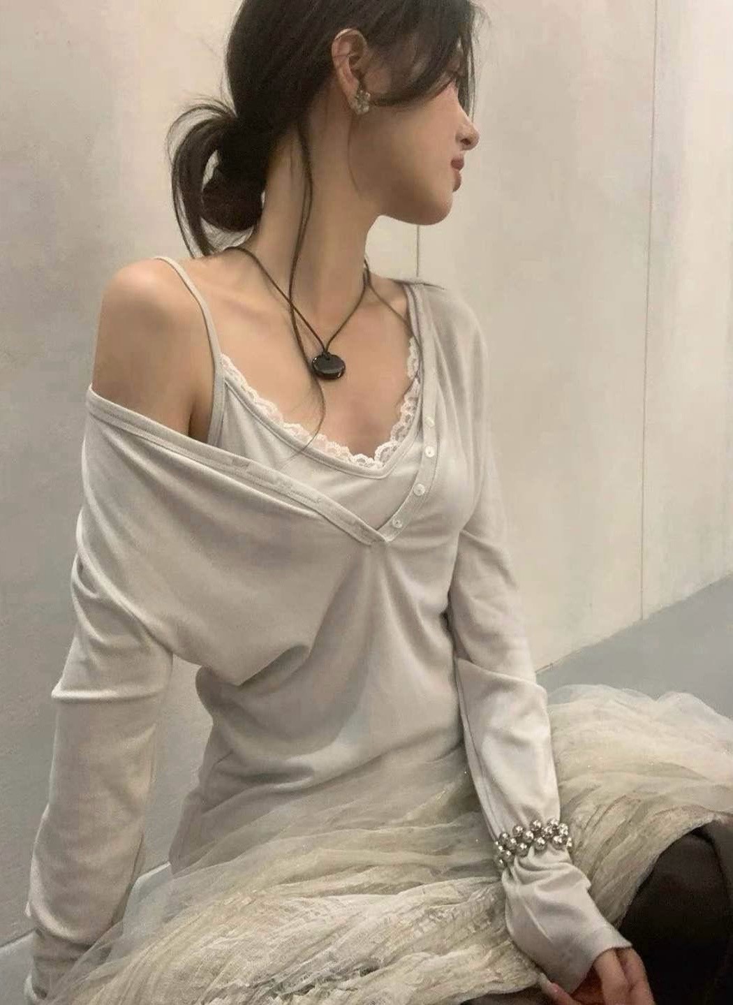 蕾絲吊帶背心+排扣上衣兩件套