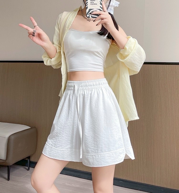 山本顯瘦小開叉闊腿短褲