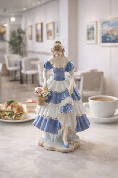 蛋糕裙仕女瓷偶