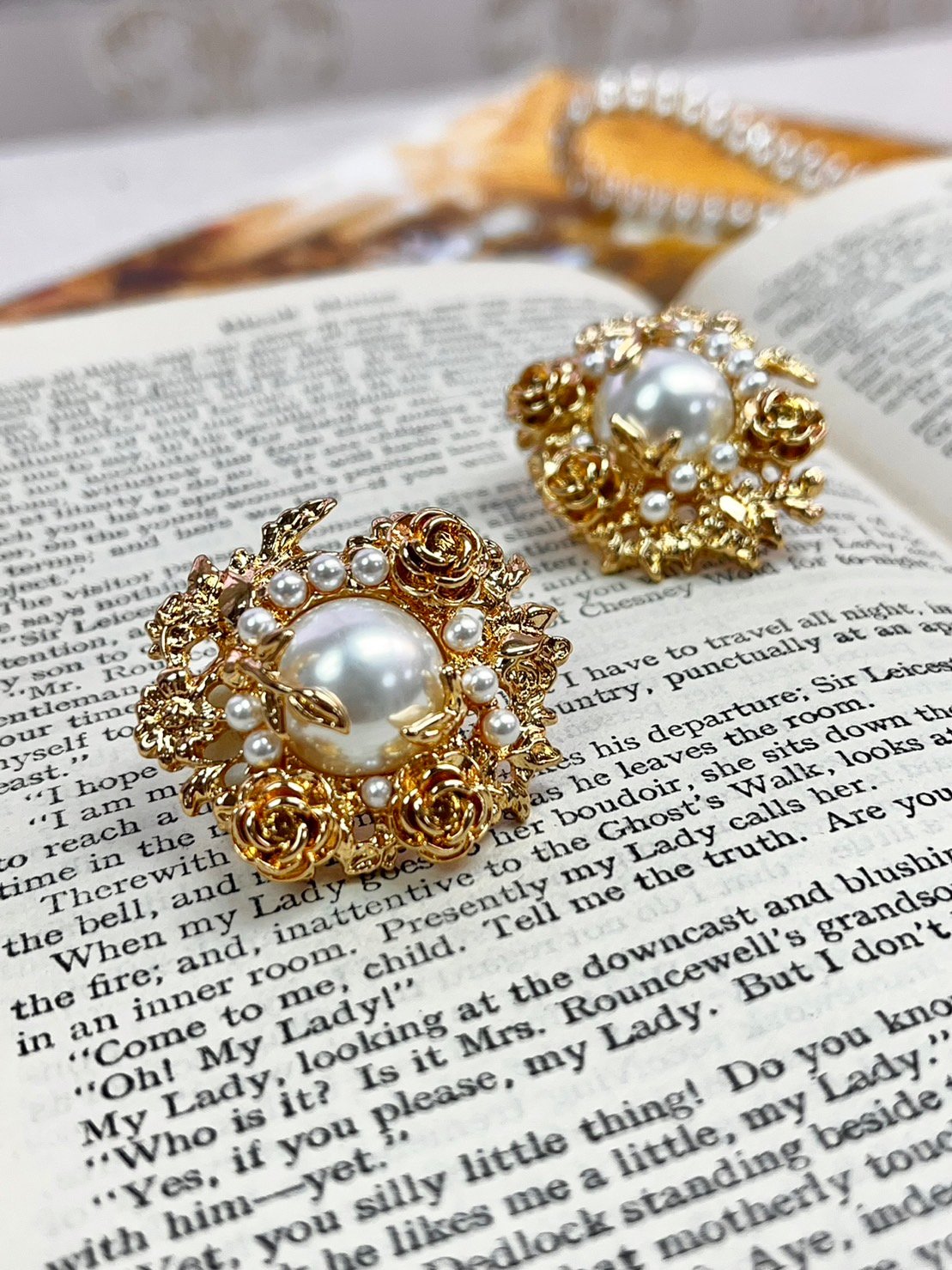 珍珠花蕊金耳環