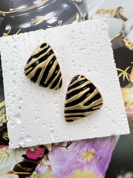 三角豹紋耳環
