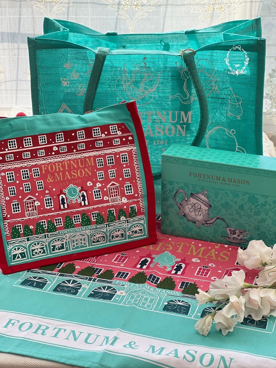 F&M Piccadilly店耶誕限量手提袋/茶巾