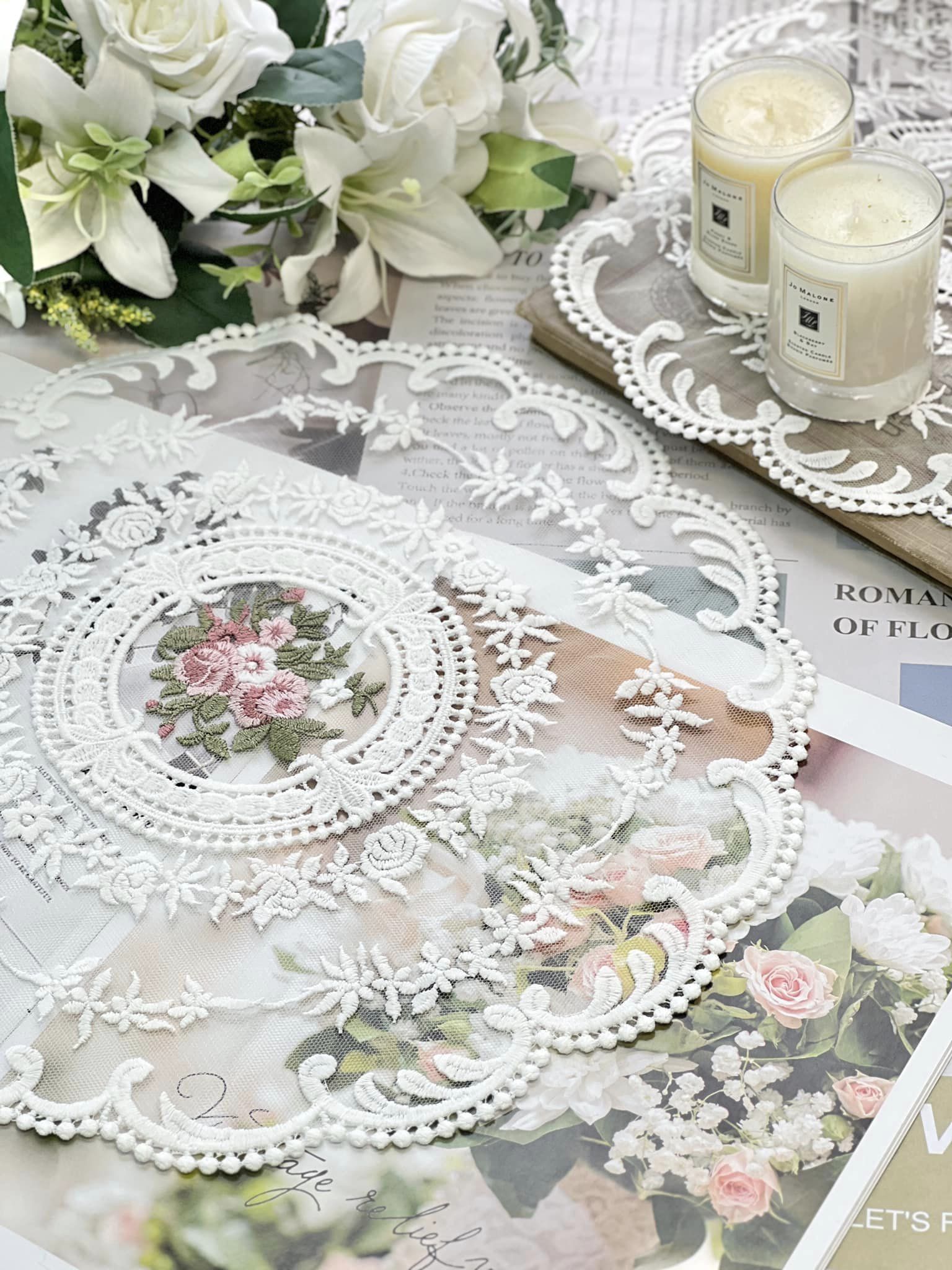 法式花形蕾絲墊
