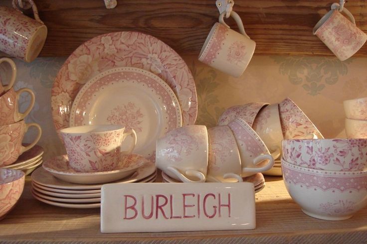 英國伯利亞洲粉玫瑰餐具系列