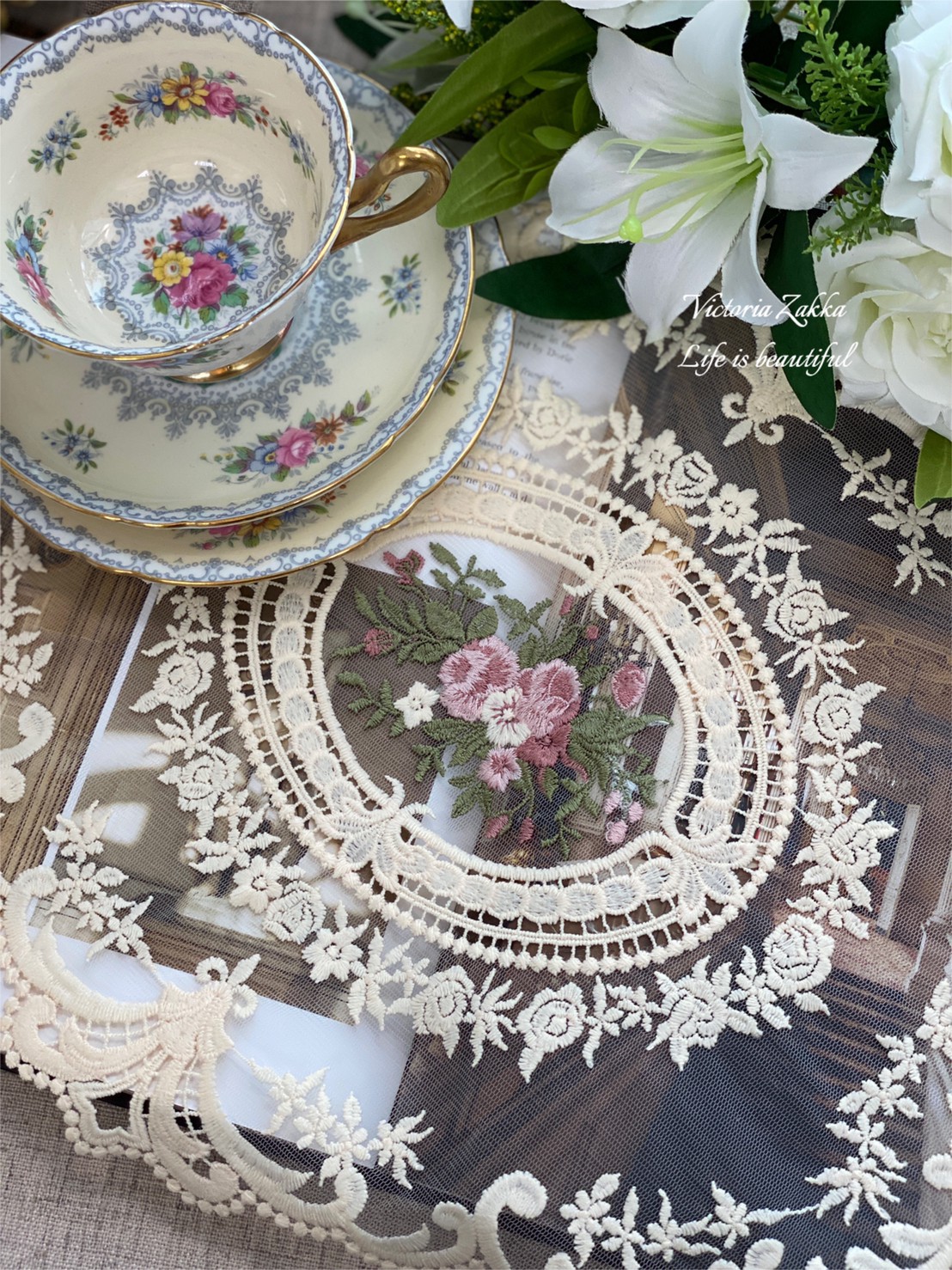玫瑰刺繡蕾絲桌墊
