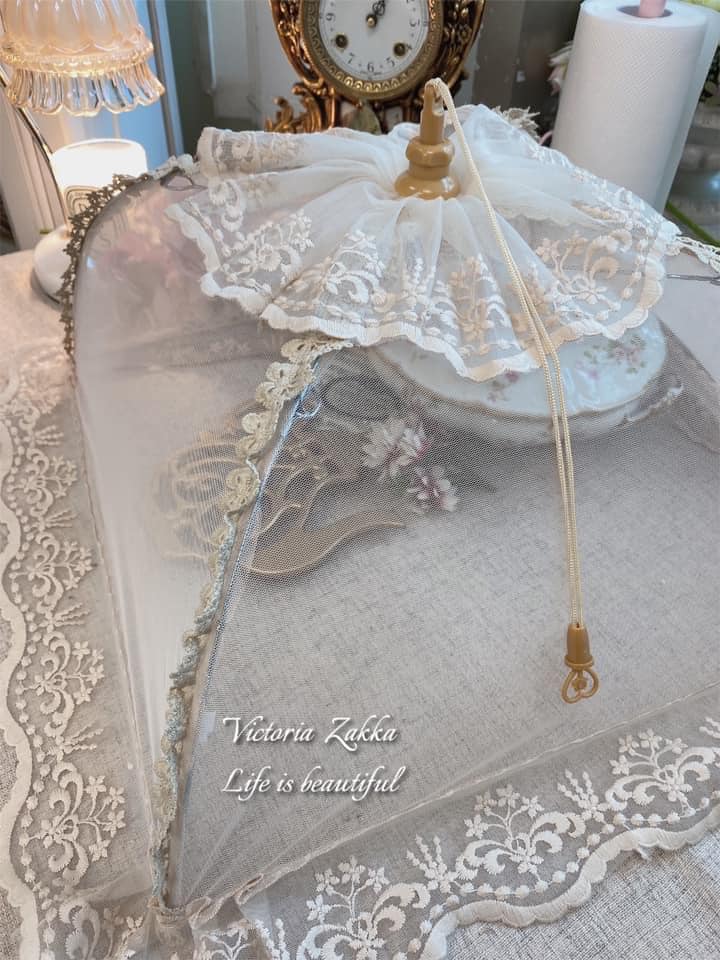 奶茶色蕾絲菜罩