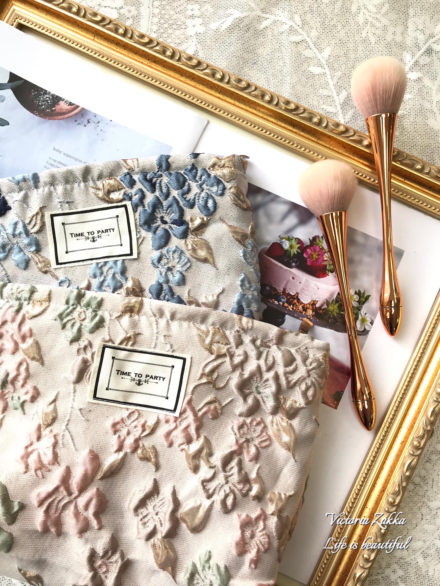 立體浮雕花寬口化妝包