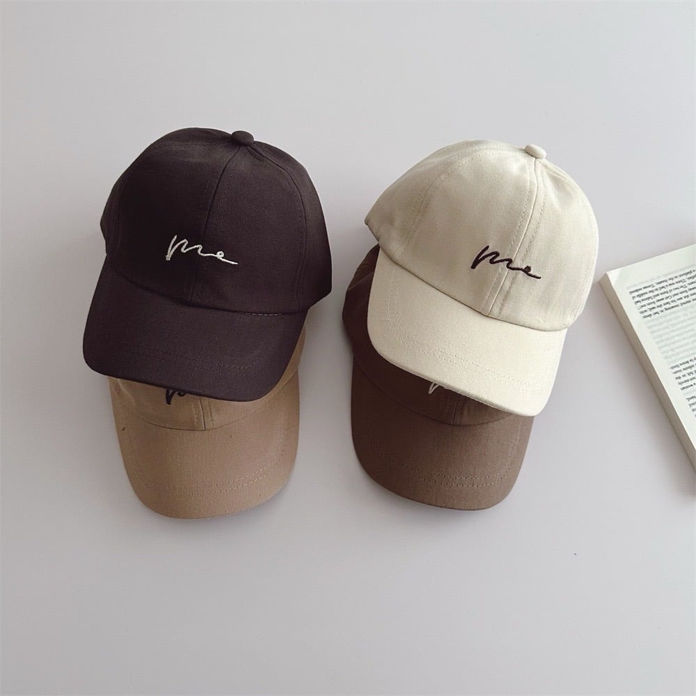 草寫英字鴨舌帽