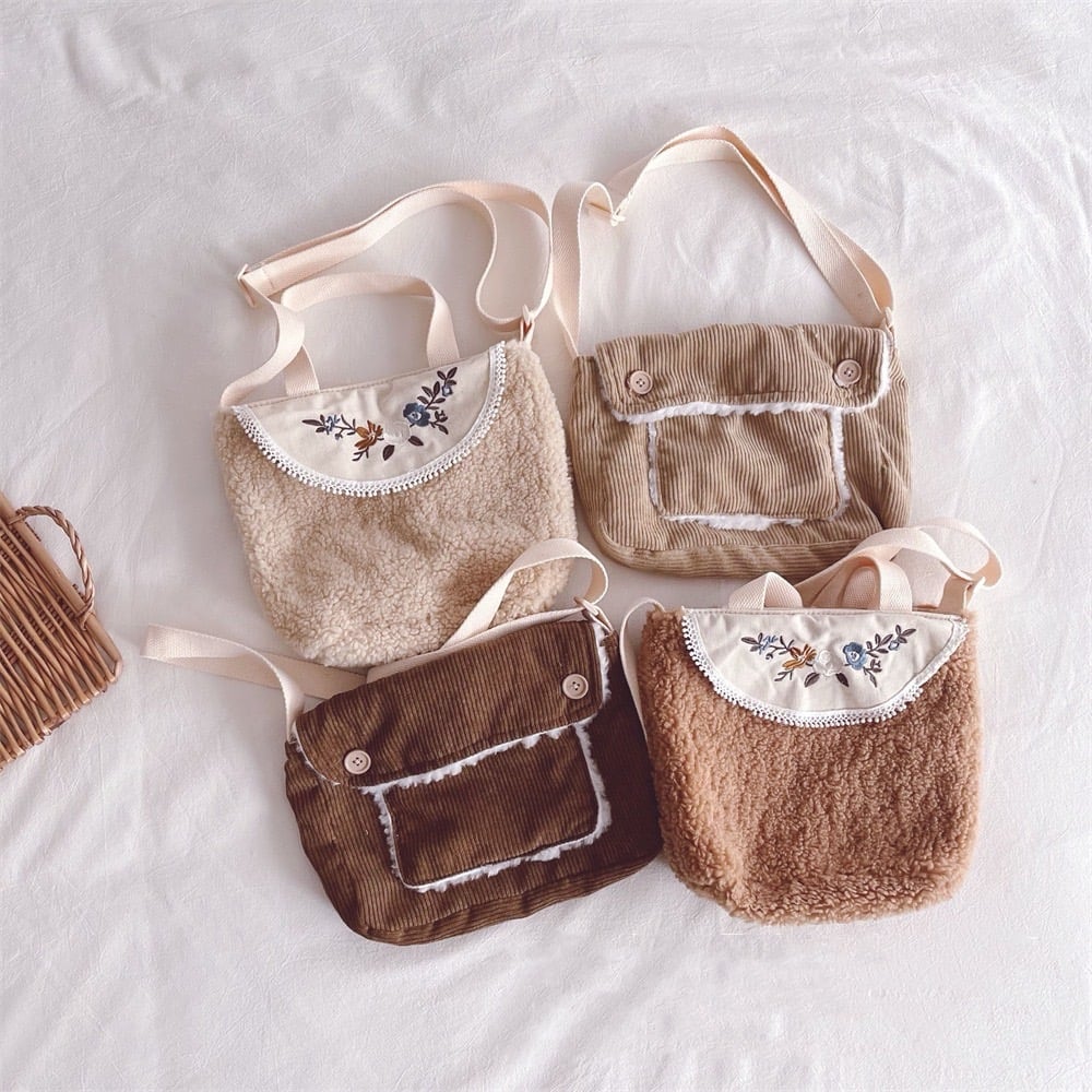 清新繡花毛絨單肩包