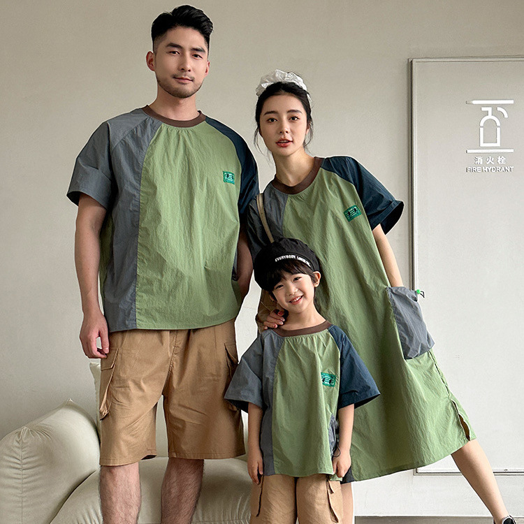 戶外風個性拼接親子裝