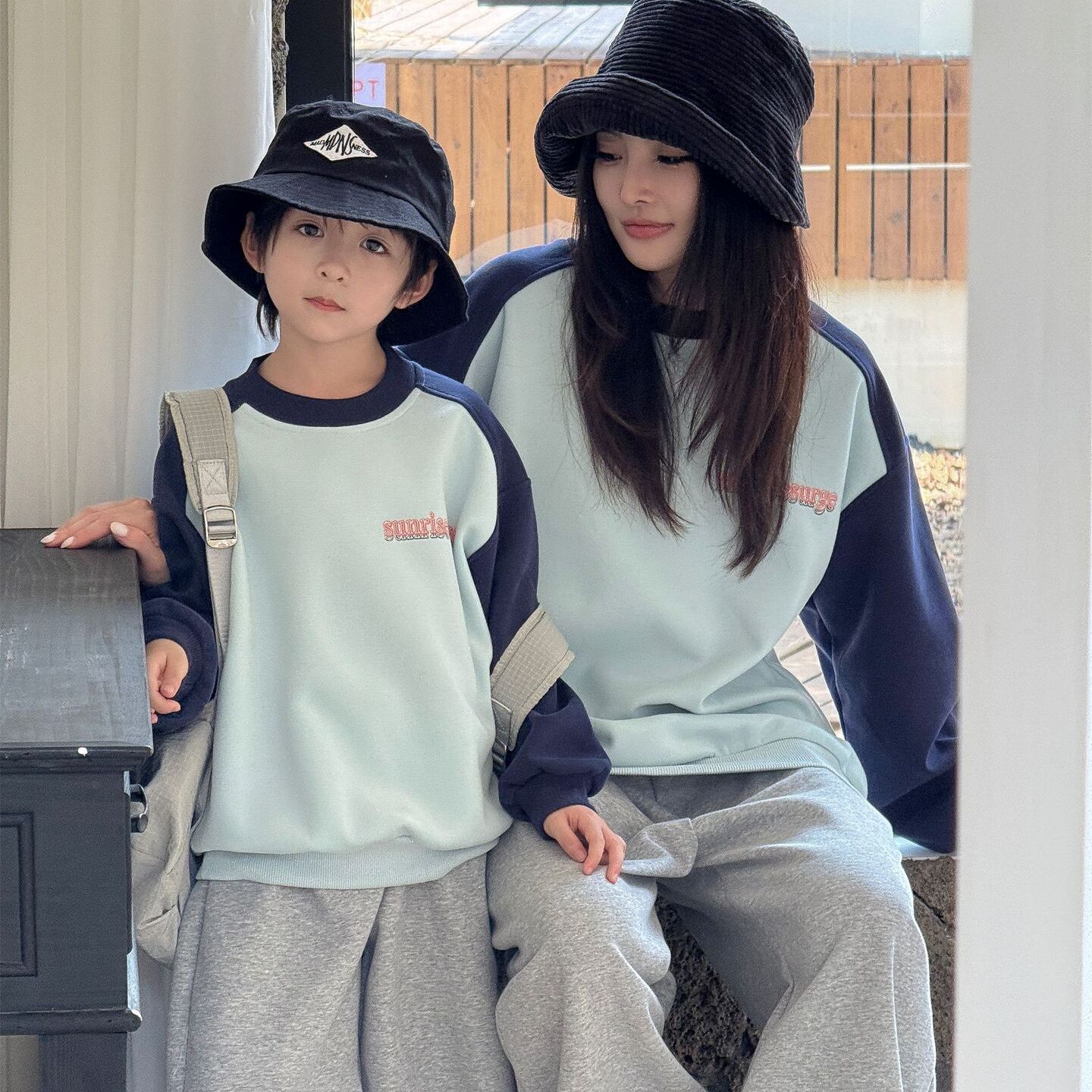 拼色字母圓領上衣