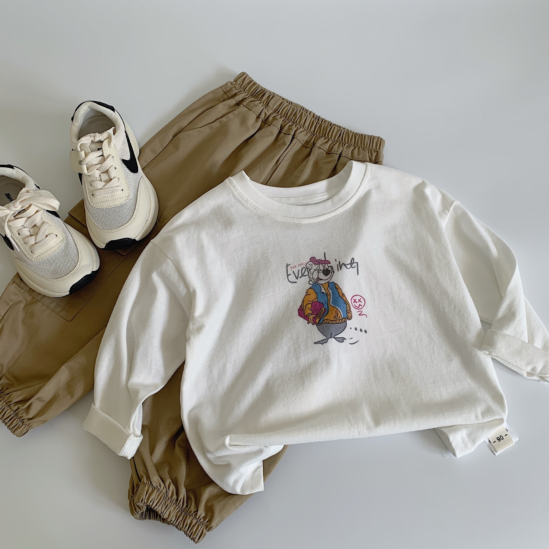 簡約白色圖案T恤