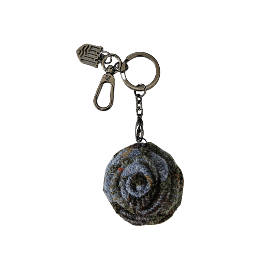 Islander 手工玫瑰吊飾