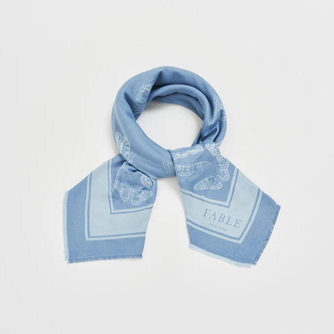 Fable England 藍蝶緹花披肩