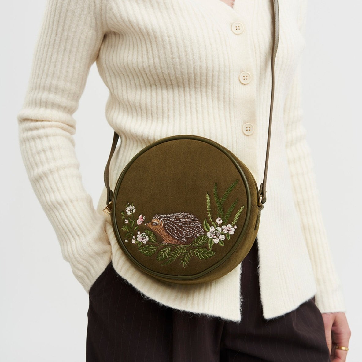 Fable England 刺蝟刺繡圓形包 Fable England 刺蝟刺繡圓形包
