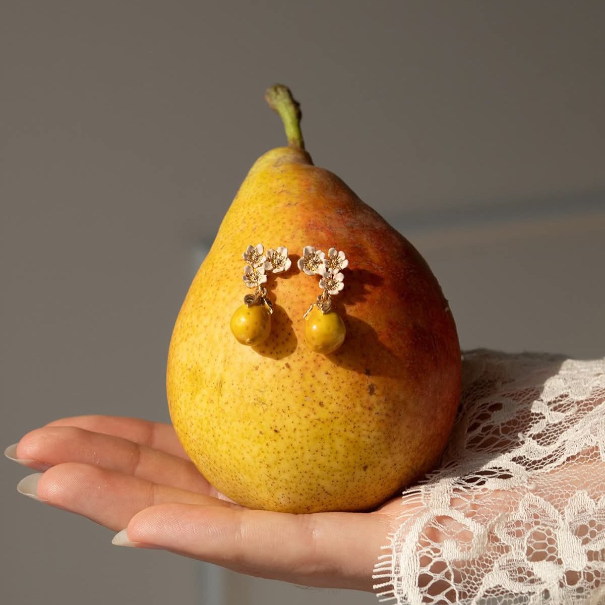 Fable England 金梨花垂耳環