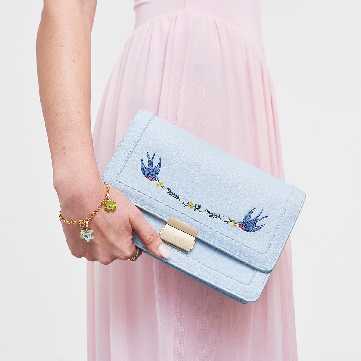 Fable England 藍羽刺繡斜背包