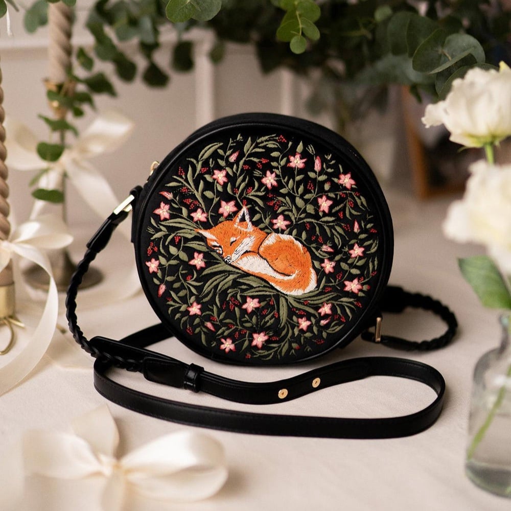 Fable England 夜影狐狸刺繡圓形包