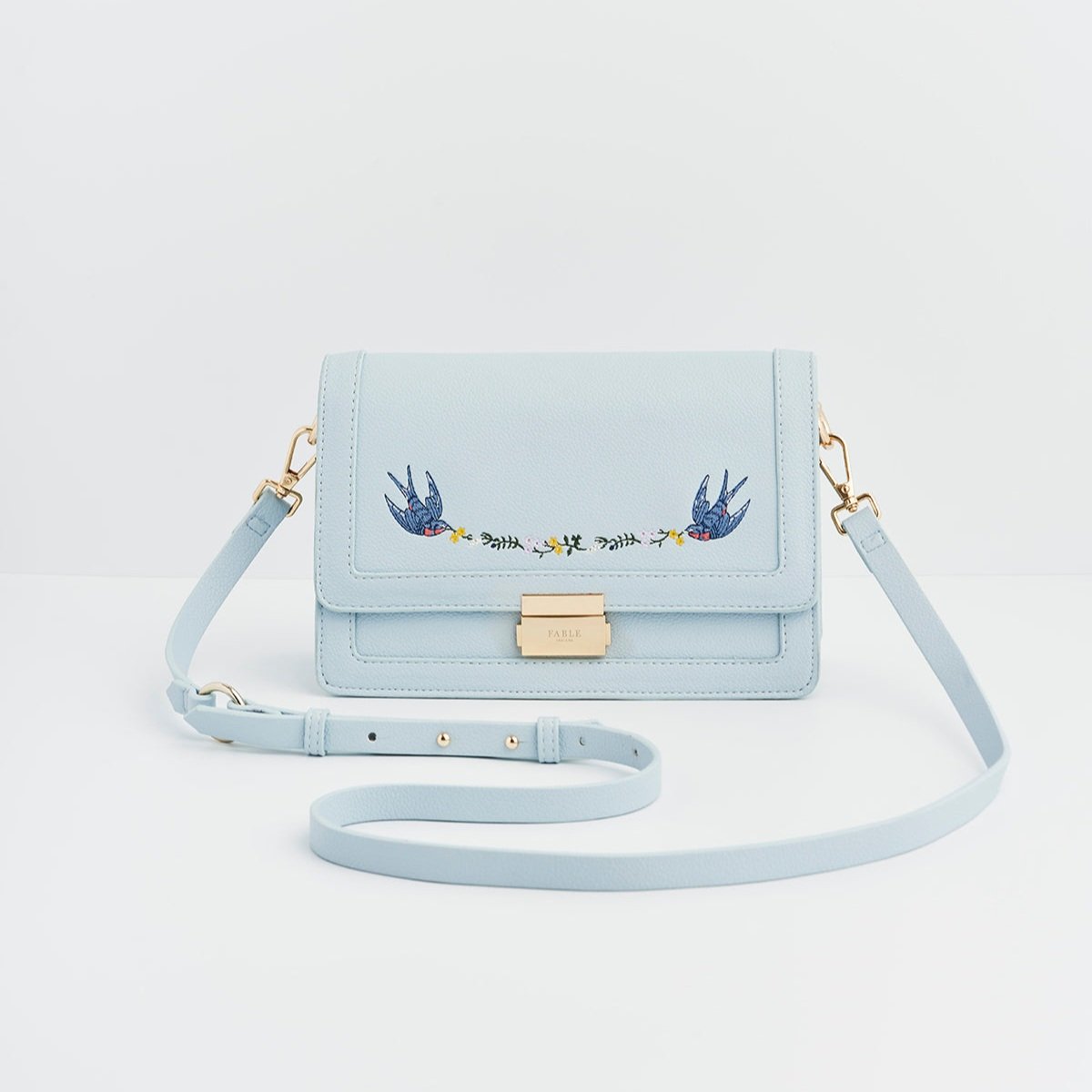 Fable England 藍羽刺繡斜背包